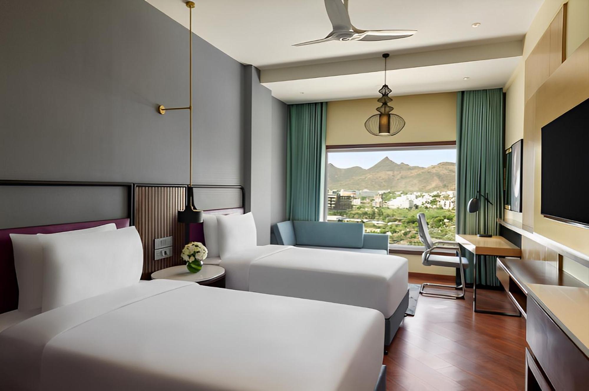 Ramada Encore By Wyndham Udaipur Roopnagar Εξωτερικό φωτογραφία