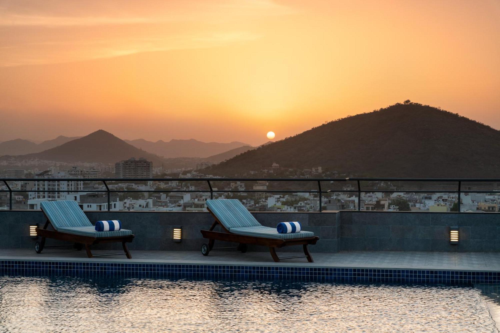 Ramada Encore By Wyndham Udaipur Roopnagar Εξωτερικό φωτογραφία